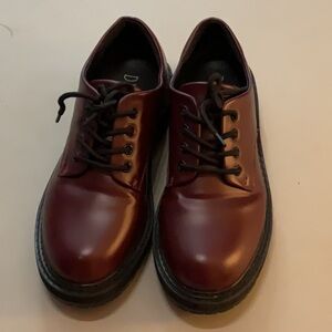 EUC woman’s DUNES shoes